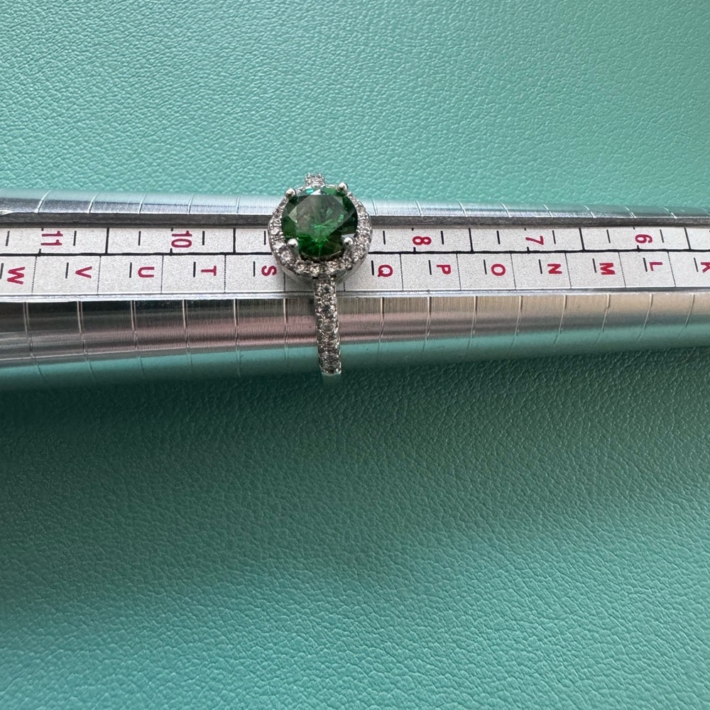 Fragrant jewels Green and Silver ring. NWOT. Size 9